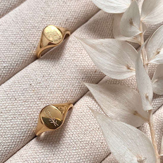 Everyday Flora Gold Signet Ring