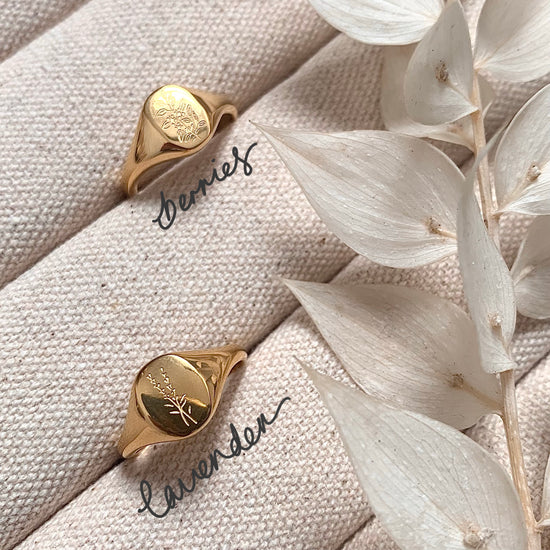 Everyday Flora Gold Signet Ring