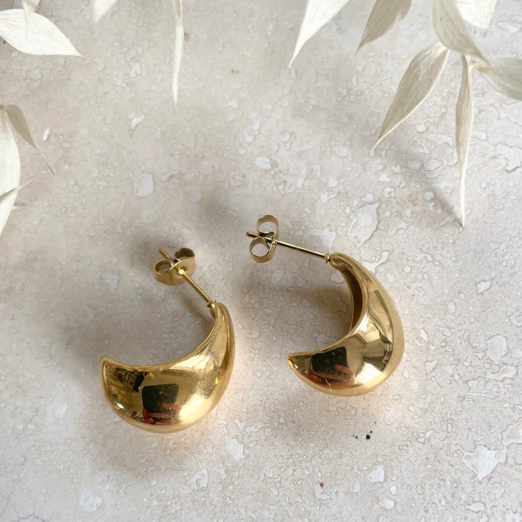 Everyday Gold Droplet Earrings – Statement Earrings – Little Nell Jewellery