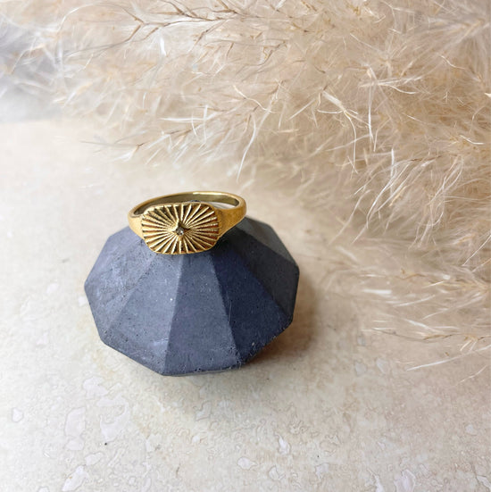 Gold Starburst Signet Ring