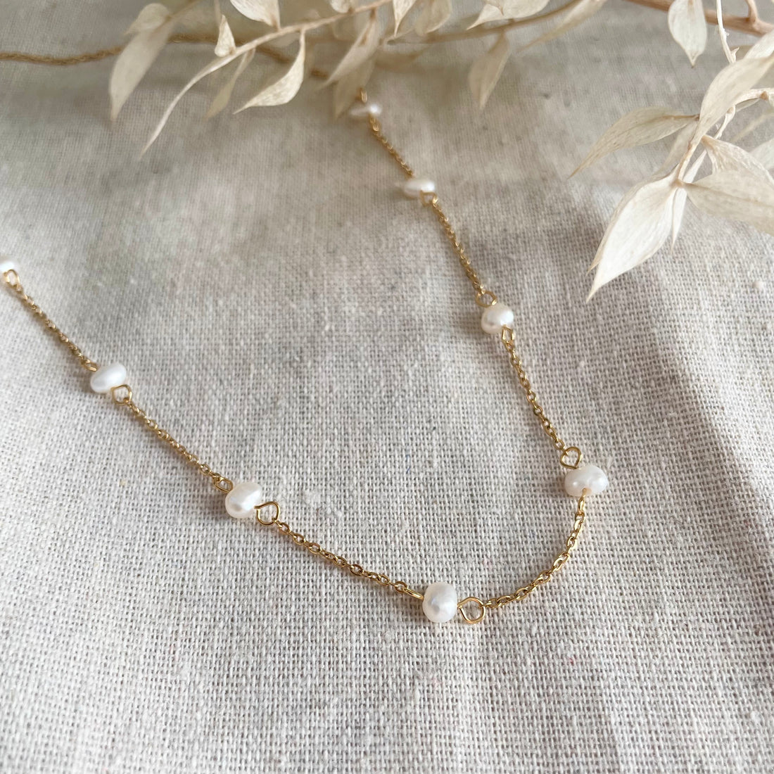 Everyday Gold Pearl Chain Necklace – Necklace – Little Nell Jewellery