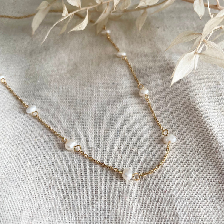 Everyday Gold Pearl Chain Necklace – Necklace – Little Nell Jewellery