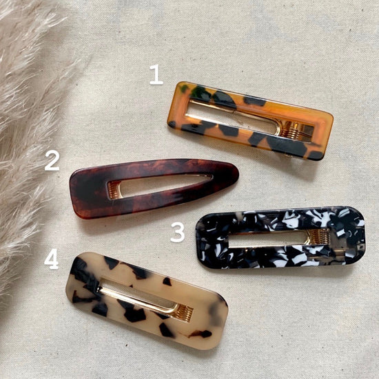 Load image into Gallery viewer, Resin Crocodile Hairclips
