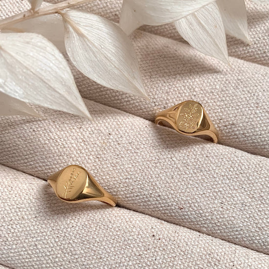 Everyday Flora Gold Signet Ring